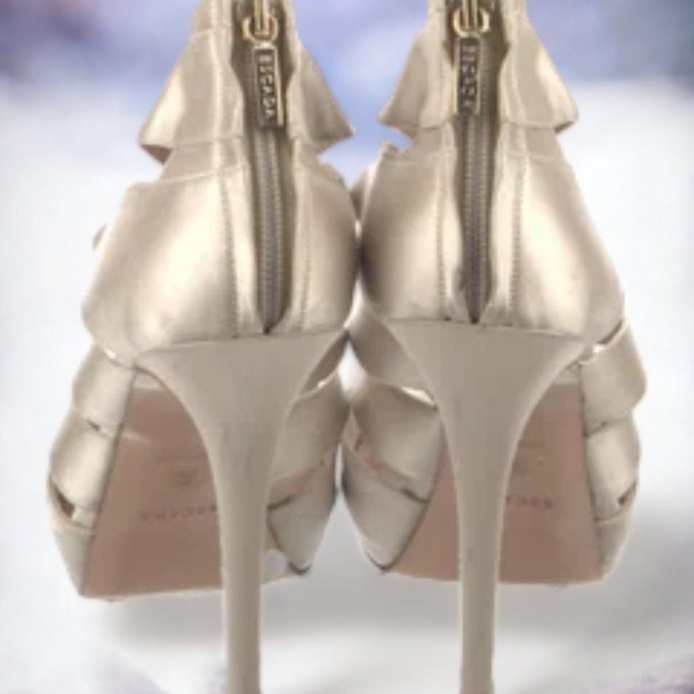 ESCADA Pumps - Picture 3 of 4